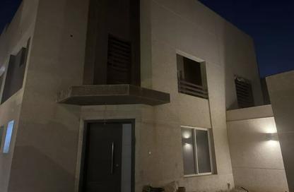 Villa - 3 Bedrooms - 5 Bathrooms for rent in Al Munisiyah - Riyadh - Ar Riyadh