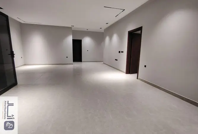 52300771 - Property Image 3