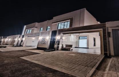 Apartment - 6 Bedrooms - 4 Bathrooms for sale in Al Janadriyah - Riyadh - Ar Riyadh