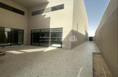 Full Floor - 5 Bedrooms - 3 Bathrooms for sale in Al Janadriyah - Riyadh - Ar Riyadh