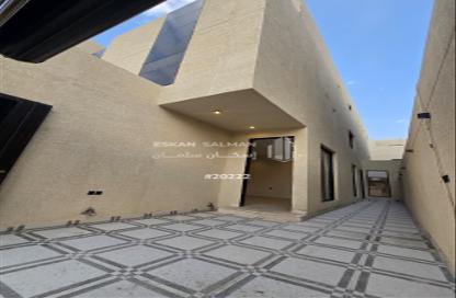 Full Floor - 4 Bedrooms - 4 Bathrooms for sale in Al Janadriyah - Riyadh - Ar Riyadh