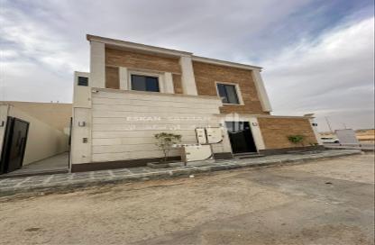 طابق كامل - 5 غرف نوم - 3 حمامات للبيع في الجنادرية - الرياض - الرياض