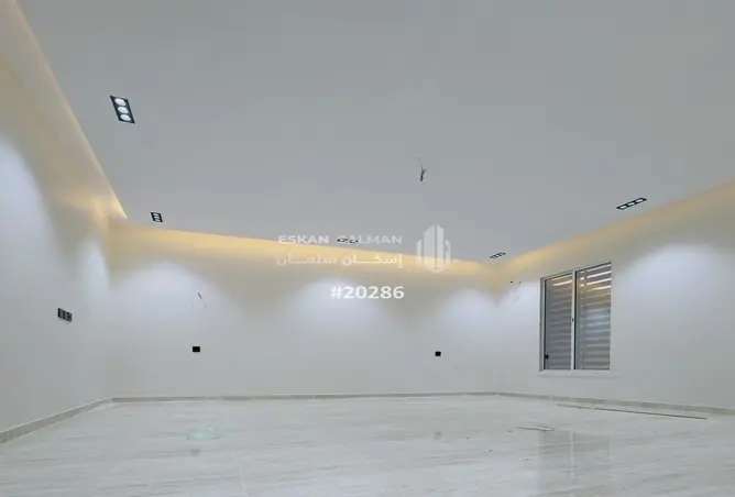 52168399 - Property Image 3
