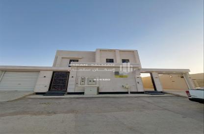 Full Floor - 5 Bedrooms - 4 Bathrooms for sale in Al Janadriyah - Riyadh - Ar Riyadh
