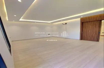 Full Floor - 6 Bedrooms - 4 Bathrooms for sale in Ar Rawdah - Riyadh - Ar Riyadh