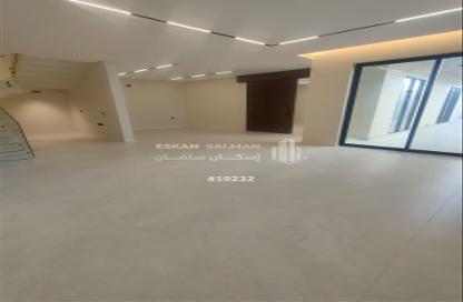 Apartment - 6 Bedrooms - 4 Bathrooms for sale in Al Janadriyah - Riyadh - Ar Riyadh