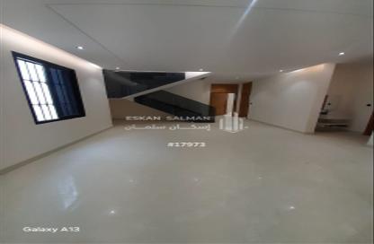 طابق كامل - 6 غرف نوم - 3 حمامات للبيع في الجنادرية - الرياض - الرياض