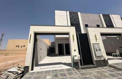 Full Floor - 4 Bedrooms - 4 Bathrooms for sale in Al Janadriyah - Riyadh - Ar Riyadh