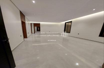 طابق كامل - 5 غرف نوم - 4 حمامات للبيع في المعيزيلة - الرياض - الرياض