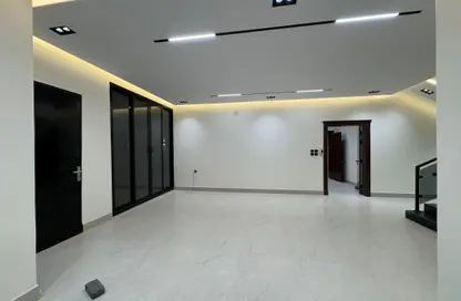 Villa - 5 Bedrooms - 5 Bathrooms for sale in An Nahdah - Riyadh - Ar Riyadh