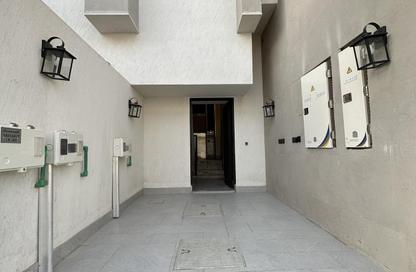 Apartment - 4 Bedrooms - 3 Bathrooms for sale in Al Munisiyah - Riyadh - Ar Riyadh