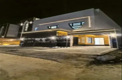 Full Floor - 6 Bedrooms - 3 Bathrooms for sale in Al Janadriyah - Riyadh - Ar Riyadh