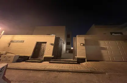 Apartment - 3 Bedrooms - 2 Bathrooms for rent in Al Malqa - Riyadh - Ar Riyadh