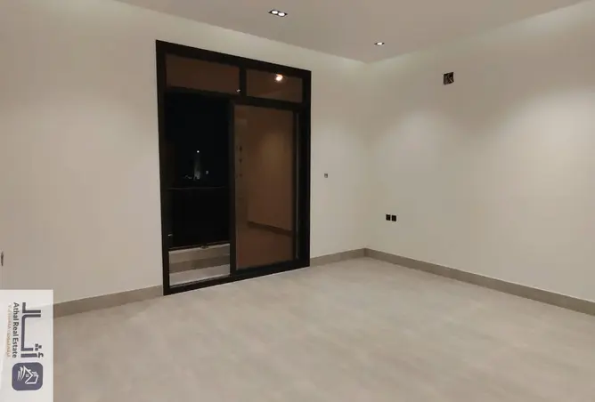 52199657 - Property Image 3
