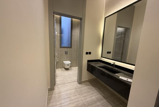 258043 - Property Main Image