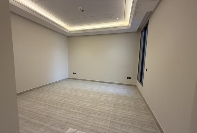 258043 - Property Image 2