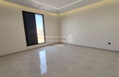 Full Floor - 5 Bedrooms - 4 Bathrooms for sale in Tuwaiq - Riyadh - Ar Riyadh