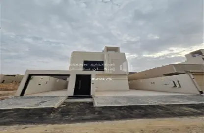 Full Floor - 4 Bedrooms - 3 Bathrooms for sale in Al Janadriyah - Riyadh - Ar Riyadh
