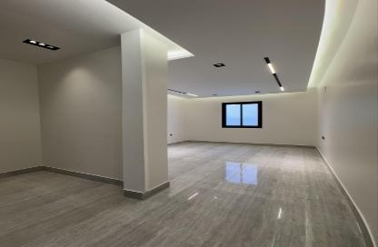 Full Floor - 5 Bedrooms - 4 Bathrooms for sale in Ar Rimal - Riyadh - Ar Riyadh