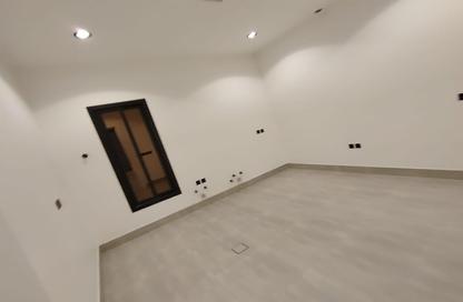 Apartment - 4 Bedrooms - 3 Bathrooms for sale in Al Yarmuk - Riyadh - Ar Riyadh