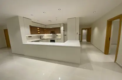Apartment - 3 Bedrooms - 3 Bathrooms for rent in An Nuzhah - Jeddah - Makkah Al Mukarramah