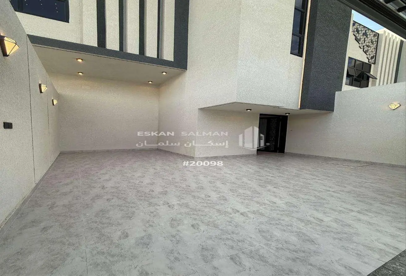 51892000 - Property Main Image