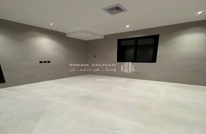 Full Floor - 4 Bedrooms - 3 Bathrooms for sale in Al Janadriyah - Riyadh - Ar Riyadh