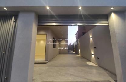 Full Floor - 6 Bedrooms - 4 Bathrooms for sale in West Naseem - Riyadh - Ar Riyadh