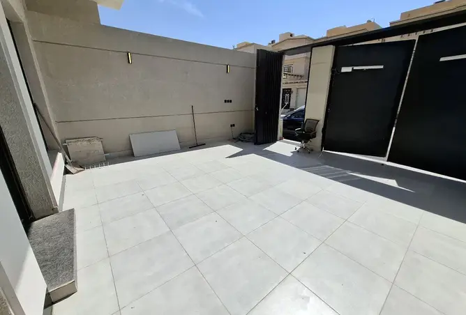 52143001 - Property Image 3