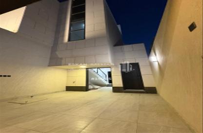 Apartment - 7 Bedrooms - 5 Bathrooms for sale in Al Janadriyah - Riyadh - Ar Riyadh