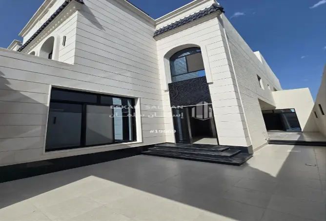 51861108 - Property Image 2