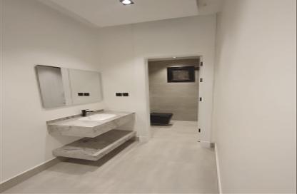 Apartment - 4 Bedrooms - 3 Bathrooms for sale in Al Yarmuk - Riyadh - Ar Riyadh
