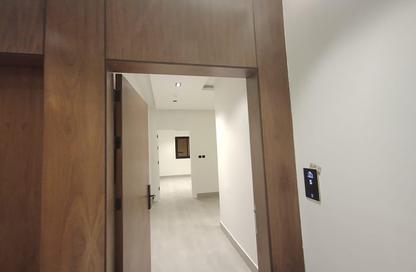 Apartment - 4 Bedrooms - 3 Bathrooms for sale in Al Yarmuk - Riyadh - Ar Riyadh