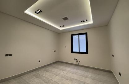 Full Floor - 5 Bedrooms - 3 Bathrooms for sale in Ar Rimal - Riyadh - Ar Riyadh