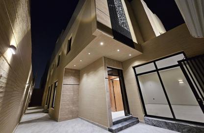 Full Floor - 5 Bedrooms - 3 Bathrooms for sale in Al Munisiyah - Riyadh - Ar Riyadh