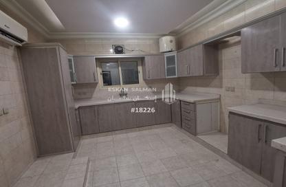 Apartment - 5 Bedrooms - 4 Bathrooms for sale in Hajr - Ad Dammam - Eastern Apartment - 5 Bedrooms - 4 Bathrooms for sale in Hajr - Ad Dammam - Eastern