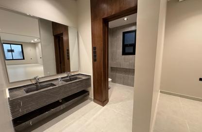 Full Floor - 5 Bedrooms - 4 Bathrooms for sale in Al Yarmuk - Riyadh - Ar Riyadh Full Floor - 5 Bedrooms - 4 Bathrooms for sale in Al Yarmuk - Riyadh - Ar Riyadh