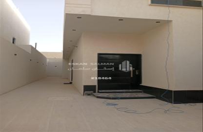 Full Floor - 6 Bedrooms - 5 Bathrooms for sale in Al Janadriyah - Riyadh - Ar Riyadh