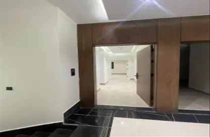 Apartment - 4 Bedrooms - 3 Bathrooms for sale in Al Yarmuk - Riyadh - Ar Riyadh