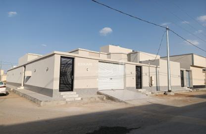 Villa - 6 Bedrooms - 4 Bathrooms for sale in Al Qadisiyah - Al Badai - Al Qassim