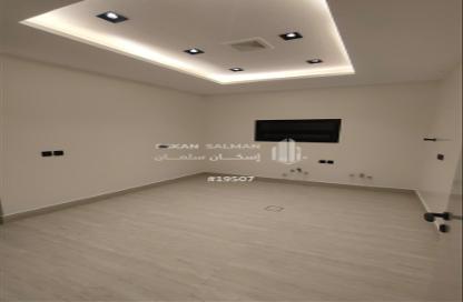 Full Floor - 6 Bedrooms - 5 Bathrooms for sale in Al Janadriyah - Riyadh - Ar Riyadh
