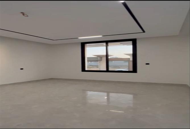 258557 - Property Image 2