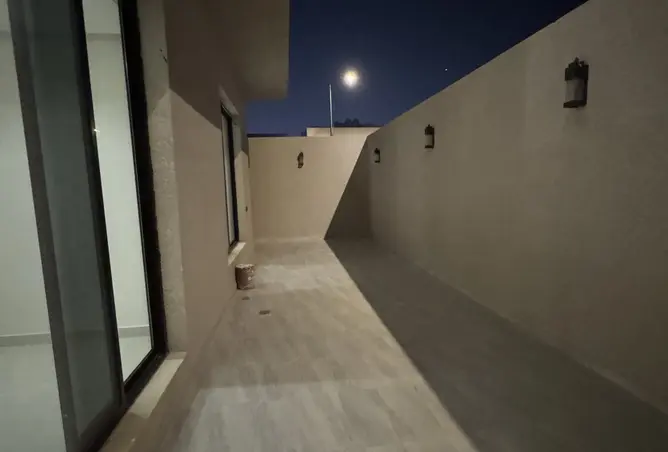 52310691 - Property Image 2