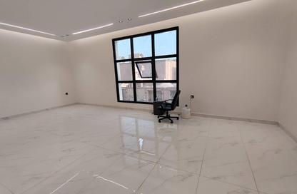 Full Floor - 5 Bedrooms - 5 Bathrooms for sale in Al Munisiyah - Riyadh - Ar Riyadh
