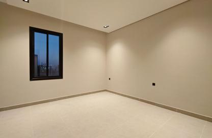Full Floor - 5 Bedrooms - 4 Bathrooms for sale in Al Yarmuk - Riyadh - Ar Riyadh