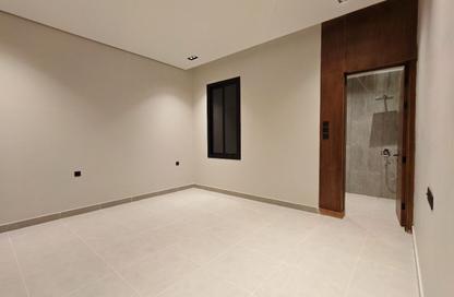 Full Floor - 5 Bedrooms - 4 Bathrooms for sale in Al Yarmuk - Riyadh - Ar Riyadh