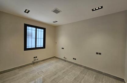 Full Floor - 5 Bedrooms - 4 Bathrooms for sale in Ar Rimal - Riyadh - Ar Riyadh