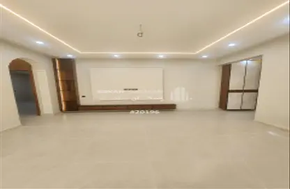 Apartment - 5 Bedrooms - 3 Bathrooms for sale in Al Bawadi - Tabuk - Tabuk