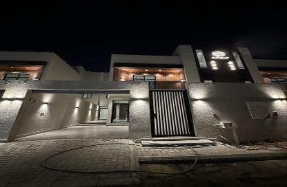 Villa - 5 Bedrooms - 4 Bathrooms for sale in Al Munisiyah - Riyadh - Ar Riyadh