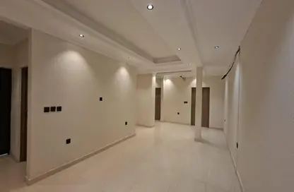 شقة - 3 غرف نوم - 3 حمامات للايجار في الخالدية - الرياض - الرياض